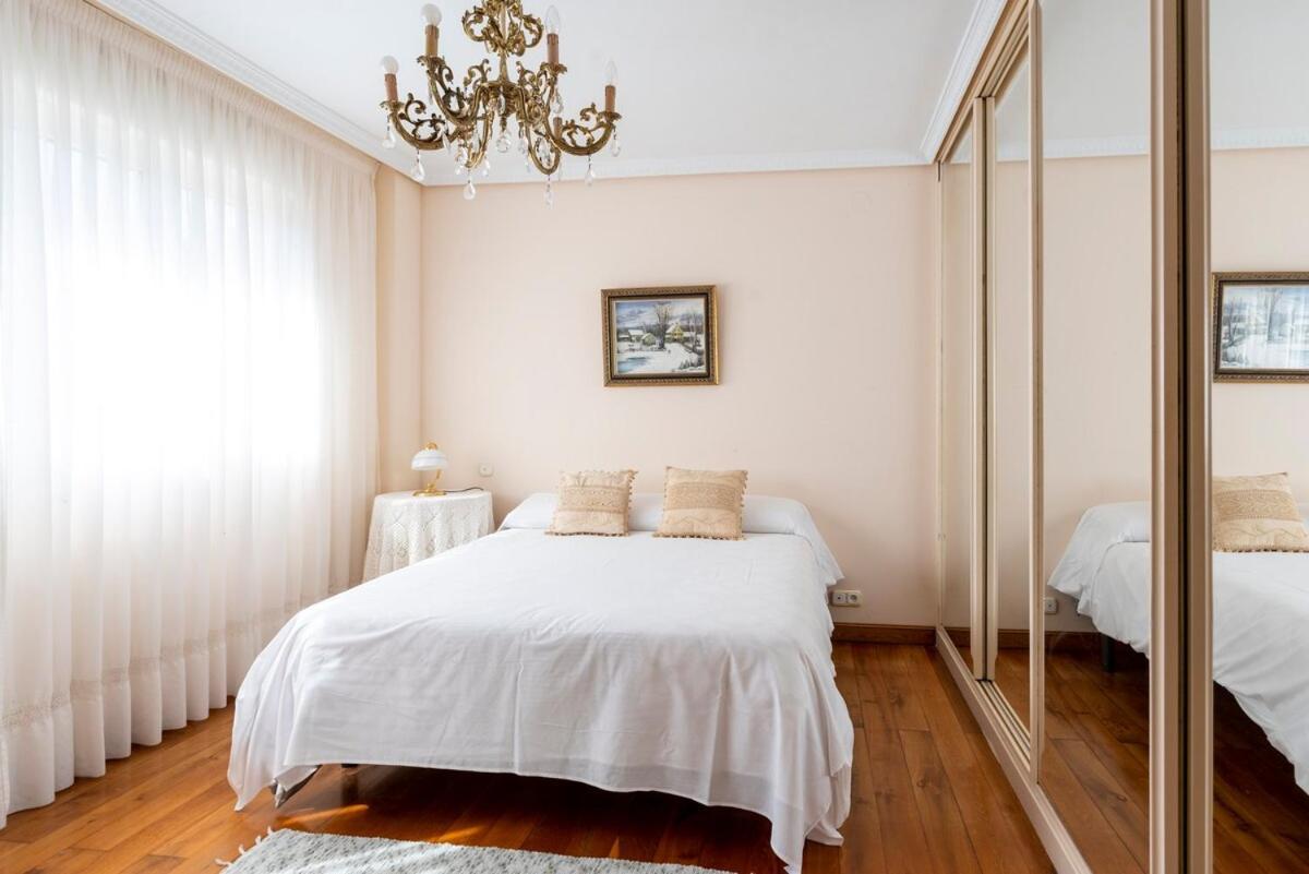 Casa Con Jardin En Gama Villa Bárcena de Cicero Kültér fotó