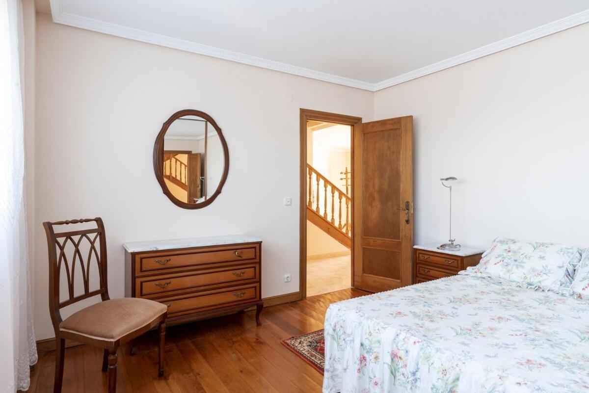 Casa Con Jardin En Gama Villa Bárcena de Cicero Kültér fotó