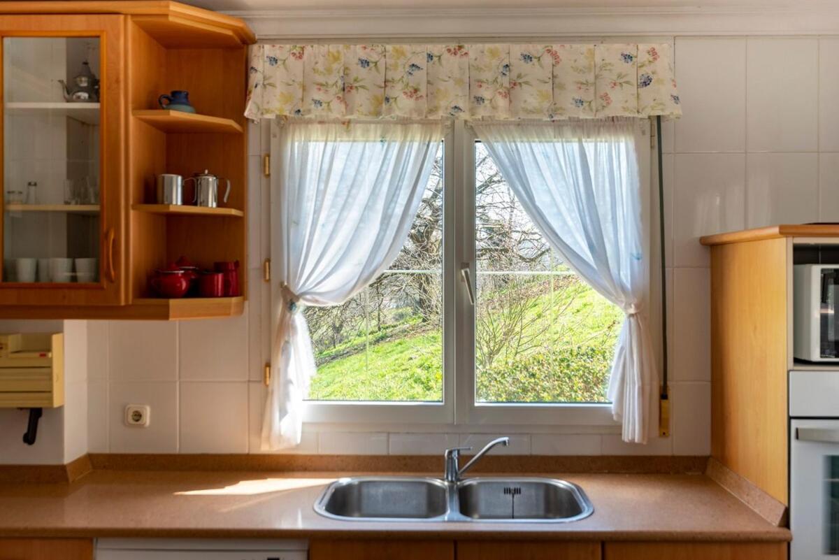 Casa Con Jardin En Gama Villa Bárcena de Cicero Kültér fotó