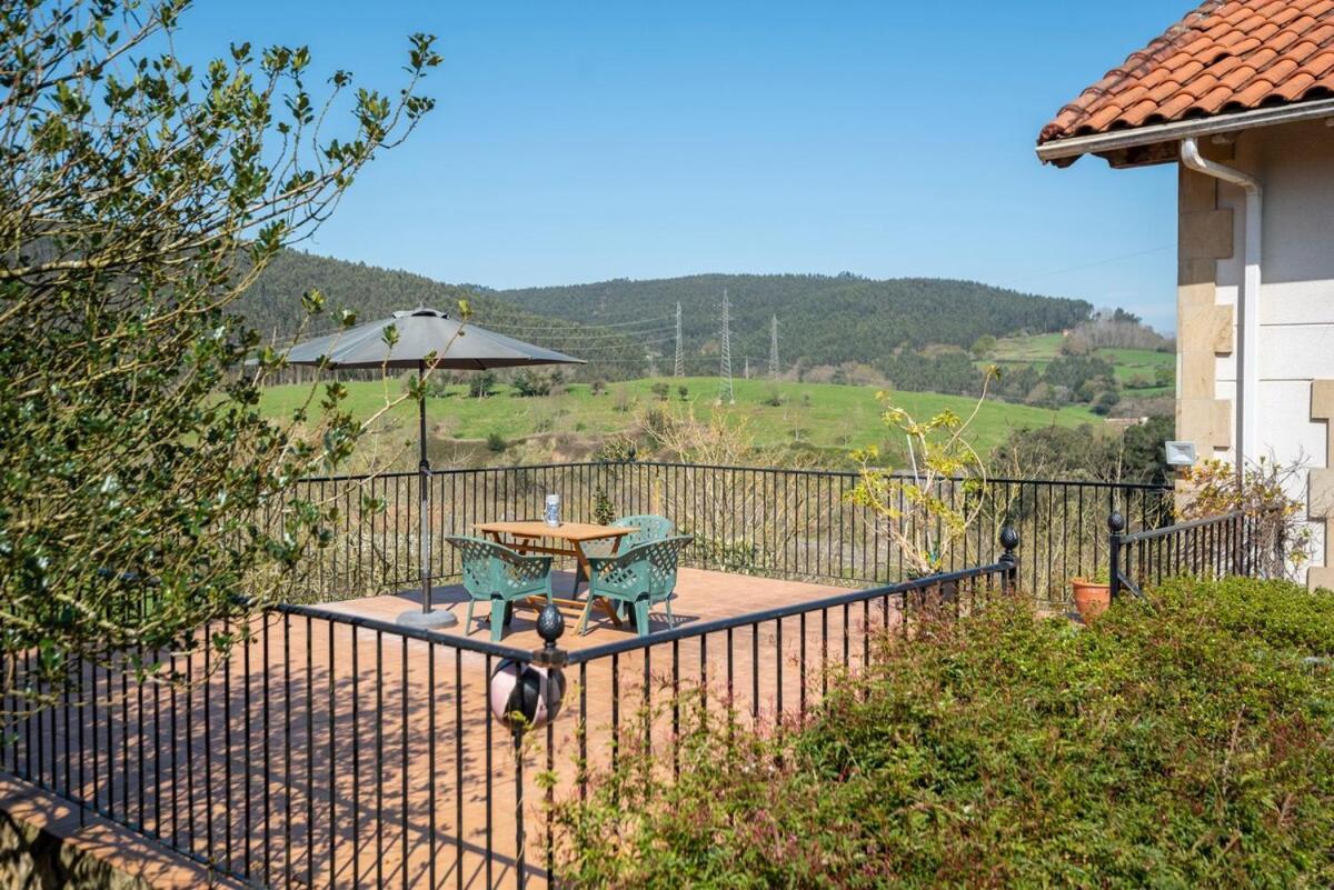 Casa Con Jardin En Gama Villa Bárcena de Cicero Kültér fotó